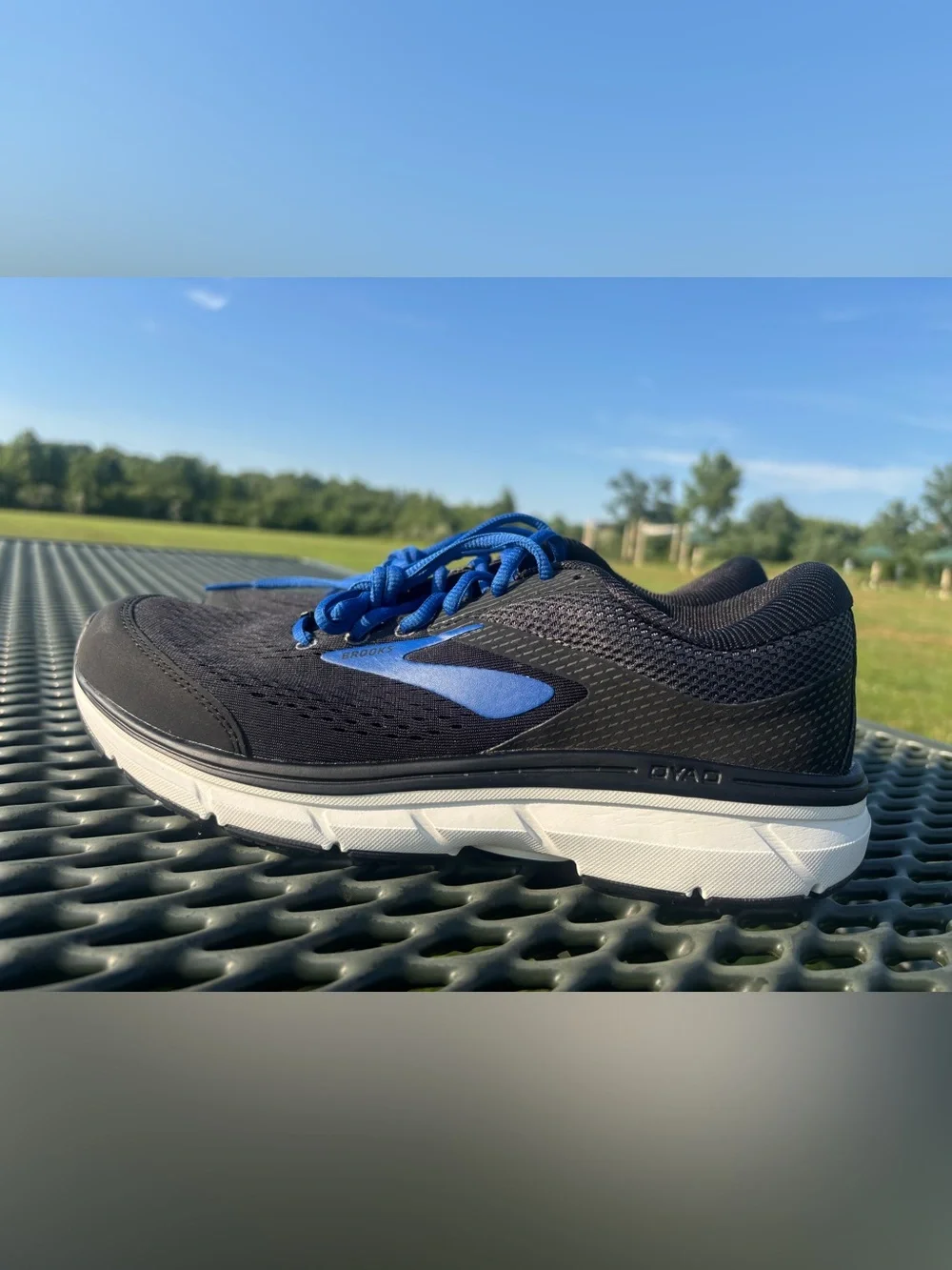 Brooks Men's Black and Blue Running Sneakers